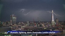 Spectacular lightning storm hits London