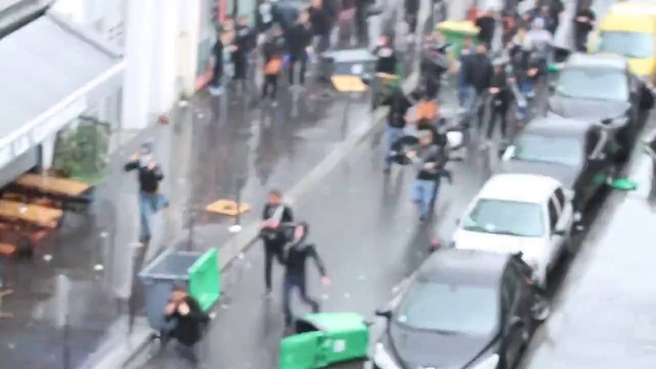 Violent riots in Paris : Juves fighting against Muslims because of Gaza fighting,