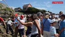 Port de Doëlan (29) 400 manifestants contre  la culture d'algues