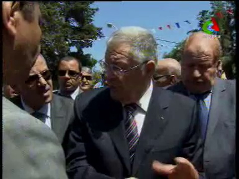 Algerie,1133 Medecins specialistes,promo 2012.flv