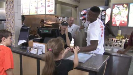 Broncos' Thomas serves up football tips and ice cream