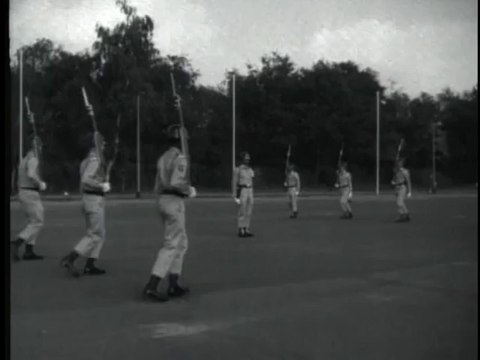 U.S. ARMY IN BERLIN CHECKPOINT CHARLIE