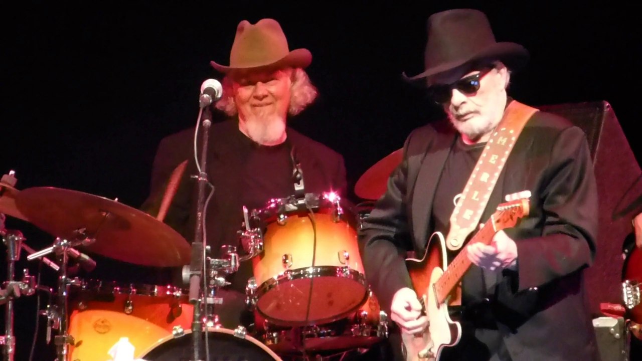 Merle Haggard - Today I Started Loving You Again (Live in Houston - 2014) HQ
