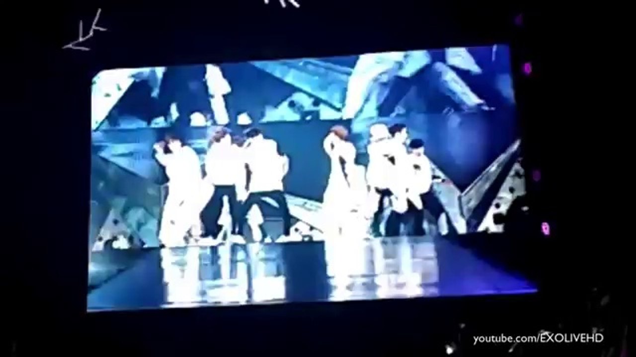 EXO Tao Fell on Stage at The Lost Planet in Shanghai [Fancam] 140718