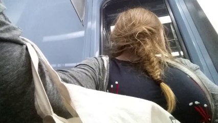 coun try girl freaking out in the city