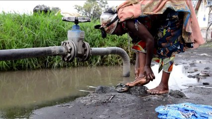 بالقرب من بحيرة كيفو، مدينة جوما الكونغولية تفتقر إلى الماء
