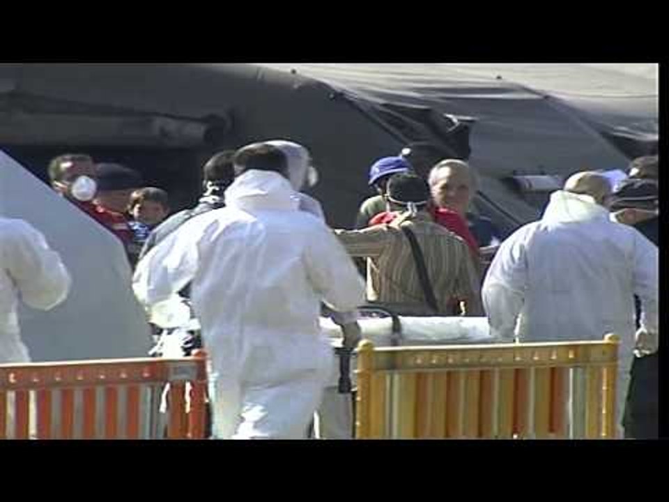 Salerno - Arriva la Nave Etna, sbarcati 2.186 profughi (19.07.14)