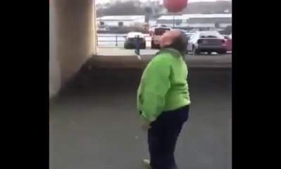 50 yaşındaki tombul dayıdan inanılmaz futbol gösterisi..