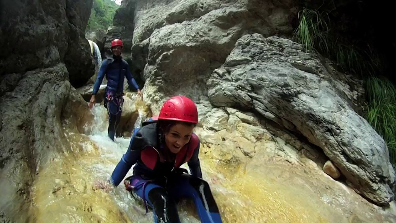 video Barbaira Canyon Italie 2014 Phillipe le manche pas mancho, fanny l intrépide, Monsieur Rêve en rose du coup...et votre serviteur Mister SKYFAST