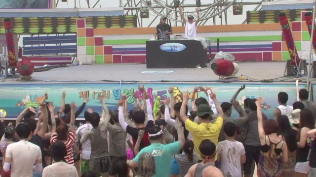 Corée du Sud: des fêtes en cascade pour le festival de la boue