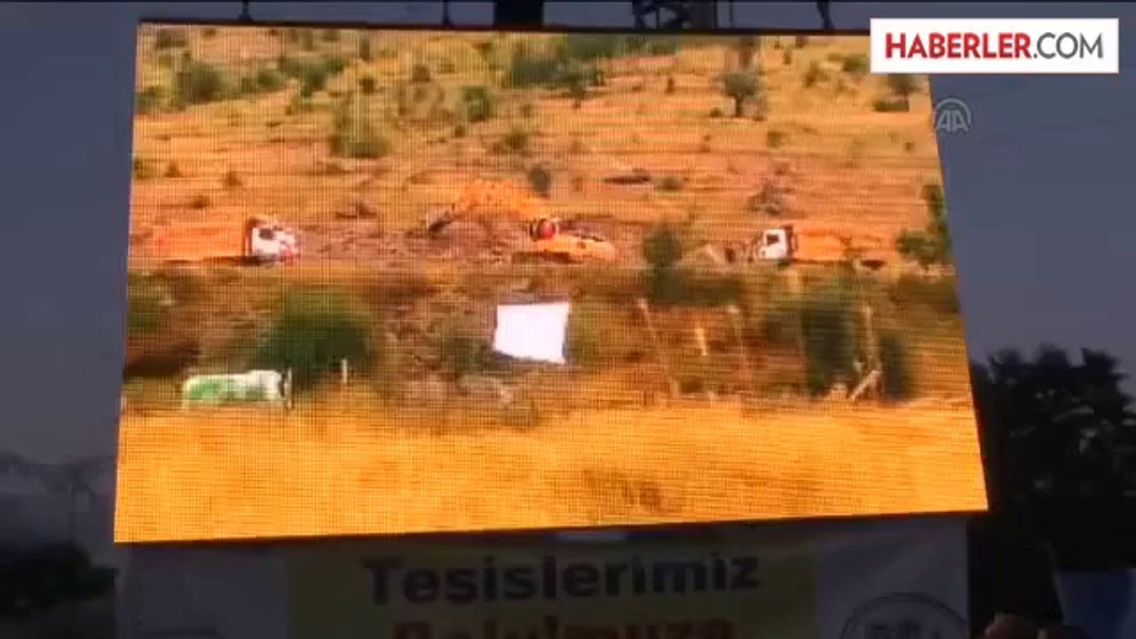 Eroğlu: "Bütün dünya, özellikle İslam alemi Türkiye'yi bir can simidi olarak görüyor" -