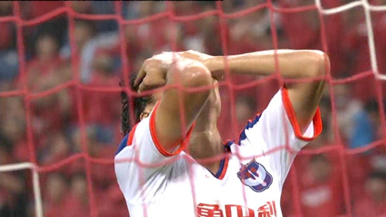 J-League: Turbo-Eigentor in Urawa