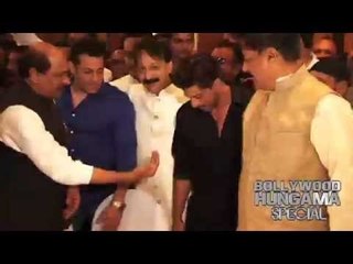 Shahrukh-Salman Bond Like Karan-Arjun At Baba Siddiqui Iftaar Party