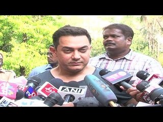 Aamir Khan Votes For Lok Sabha Elections 2014