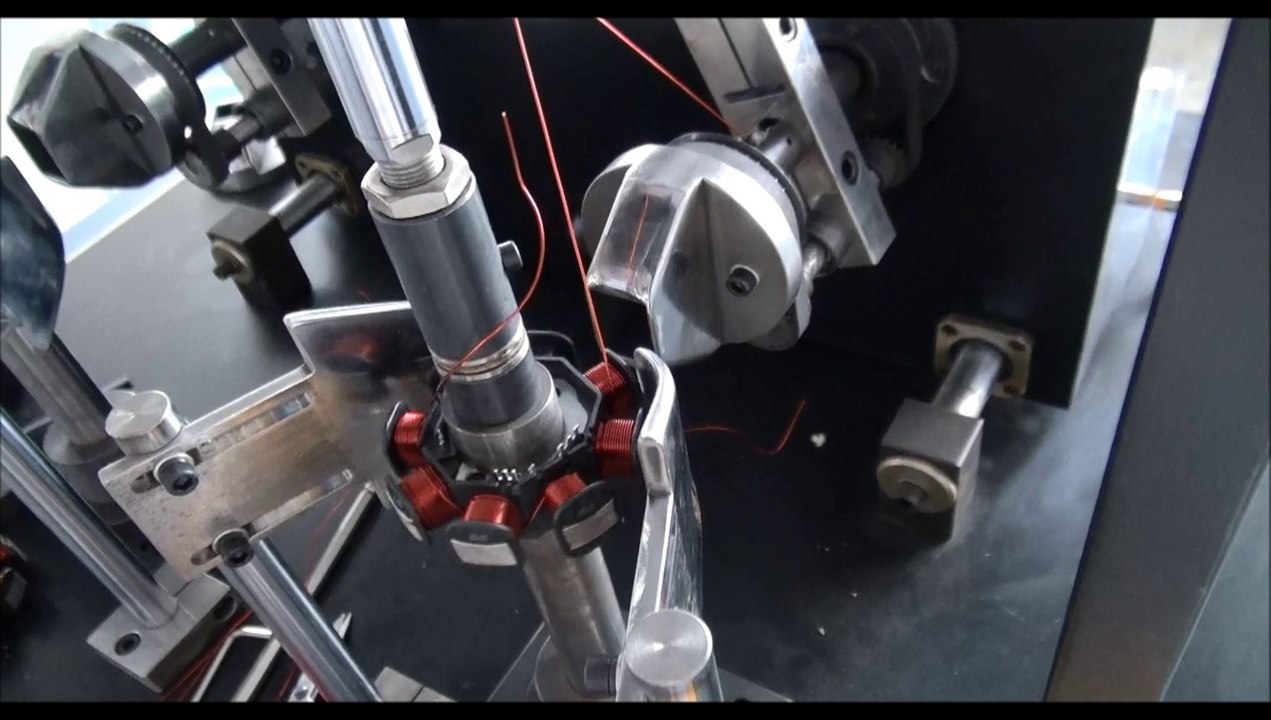 Magneto stator winding needle winding