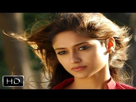 Parineeti Doesn't Need The Crutch Of Sexy Clothes - Ileana DCruz