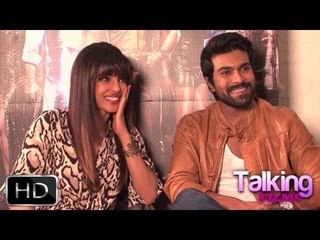 Скачать видео: 'Macho' Ram Charan and 'Big B Remake Expert' Priyanka's Fun Interview On 'Zanjeer'