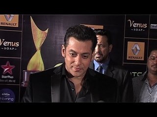 Red Carpet Of The '8th Renault Star Guild Awards 2013'