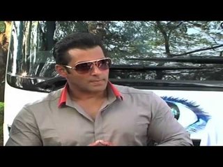 Salman Khan unveils 'Bigg Boss' bus tour