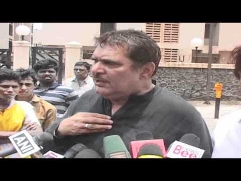 Raza Murad - Vindu Dara Singh Visit Dara Singh In Hospital