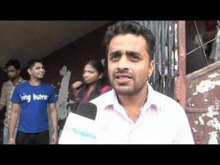 First Day First Show Of Bol Bachchan