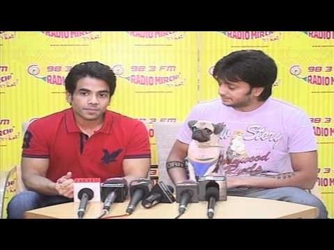 Riteish Deshmukh - Tusshar Kapoor Promote Kyaa Super Kool Hain Hum At Radio Mirchi