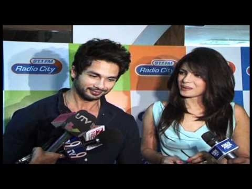 Shahid Kapoor - Priyanka Chopra Promote Teri Meri Kahaani At Radio City