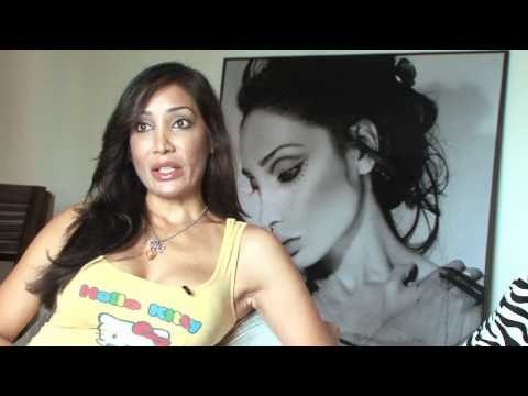 Deepika Padukone And Ranbir Kapoor Have Been Holding Hands - Sofia Hayat