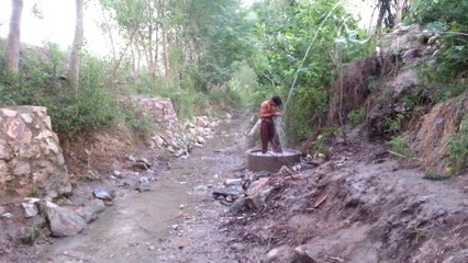 shad man ali lambi.. taking bath in ramzan