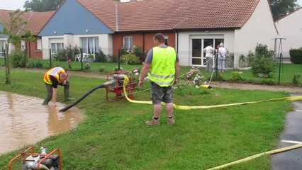 Acq : les pompiers pompent pour éviter une inondation