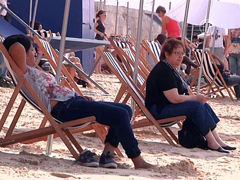 В сердце Парижа открылся ежегодный пляж