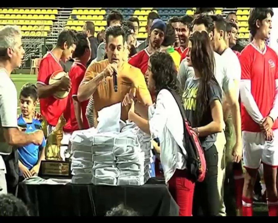 When Salman hugged Abhishek