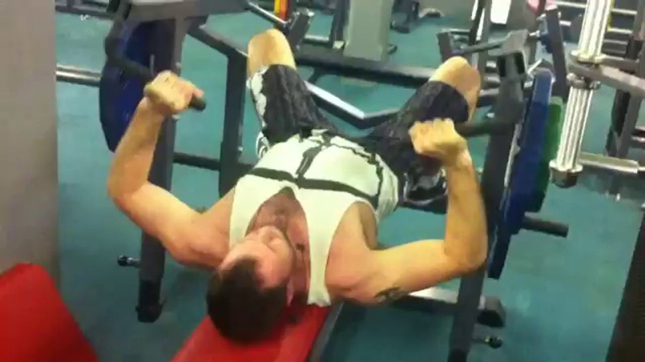 LexFitness.co.uk - Spartan Beards, Chest Training, Flexing Pecs & Building Muscle! 2013 Begins