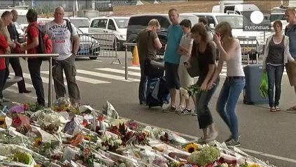 Boeing MH17. A Schiphol candele e messaggi