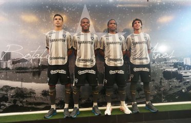 Botafogo lança uniforme cinza com a presença de ídolos