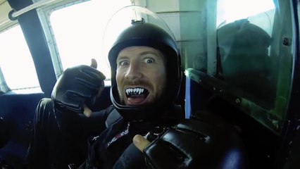 Full-contact Skydive : du free fight en parachute