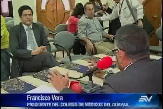 Colegio de Médicos ayuda a estudiantes con prueba