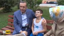 Başbakana Sarılınca Mutluluktan Havaya Uçan Çocuk