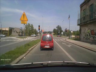 Idiota przejeżdża na czerwonym [21.07.2014] Nowy Sącz