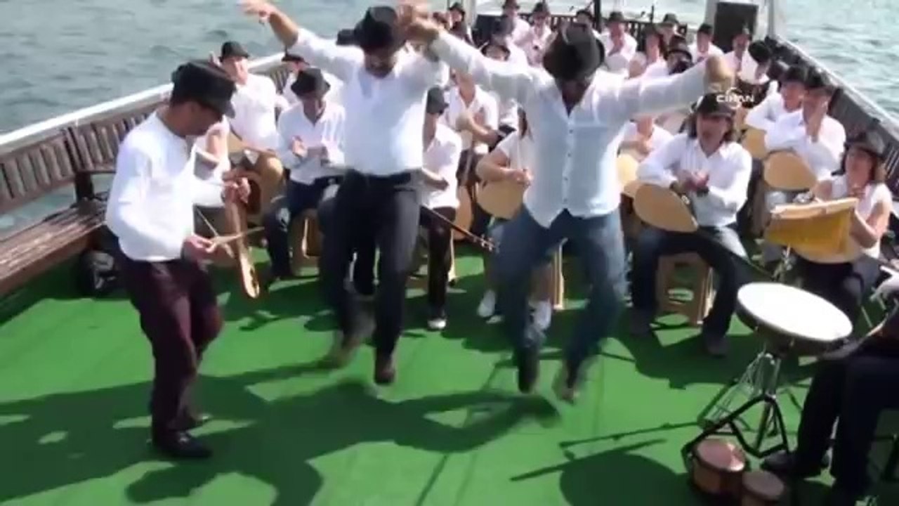 Amatör bağlamacıların Michael Jackson klibi