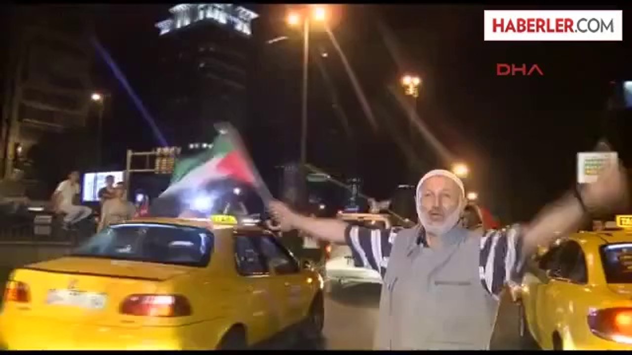 Taksicilerden İsrail Başkonsolosluğu Önünde Eylem