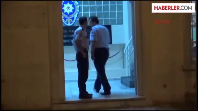 Bedensel Engelli Genci Yardım Etme Bahanesiyle Gasp Ettiler