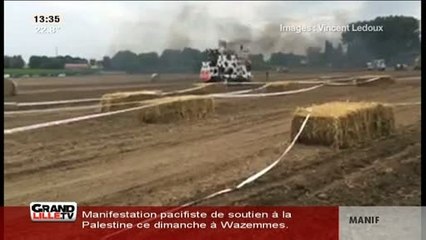 Une course de moissonneuses batteuses!