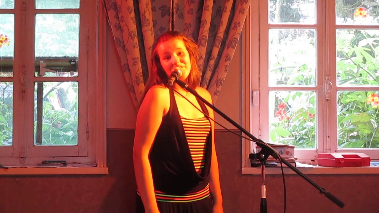 Lola Reva Chante "mon vieux" 21 07  2014m