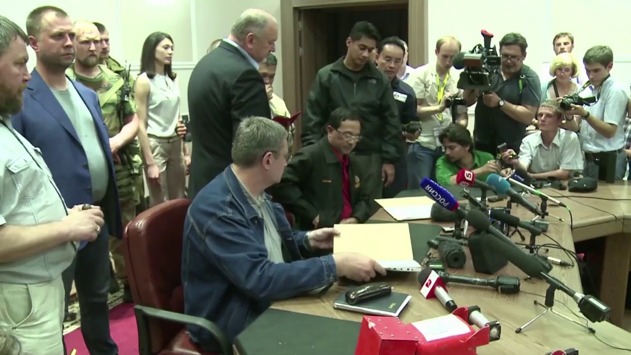 MH17-Blackbox an Malaysia übergeben