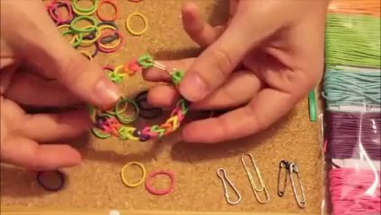 Saç Lastiklerinden Bileklik Yapımı - Kendin Yap