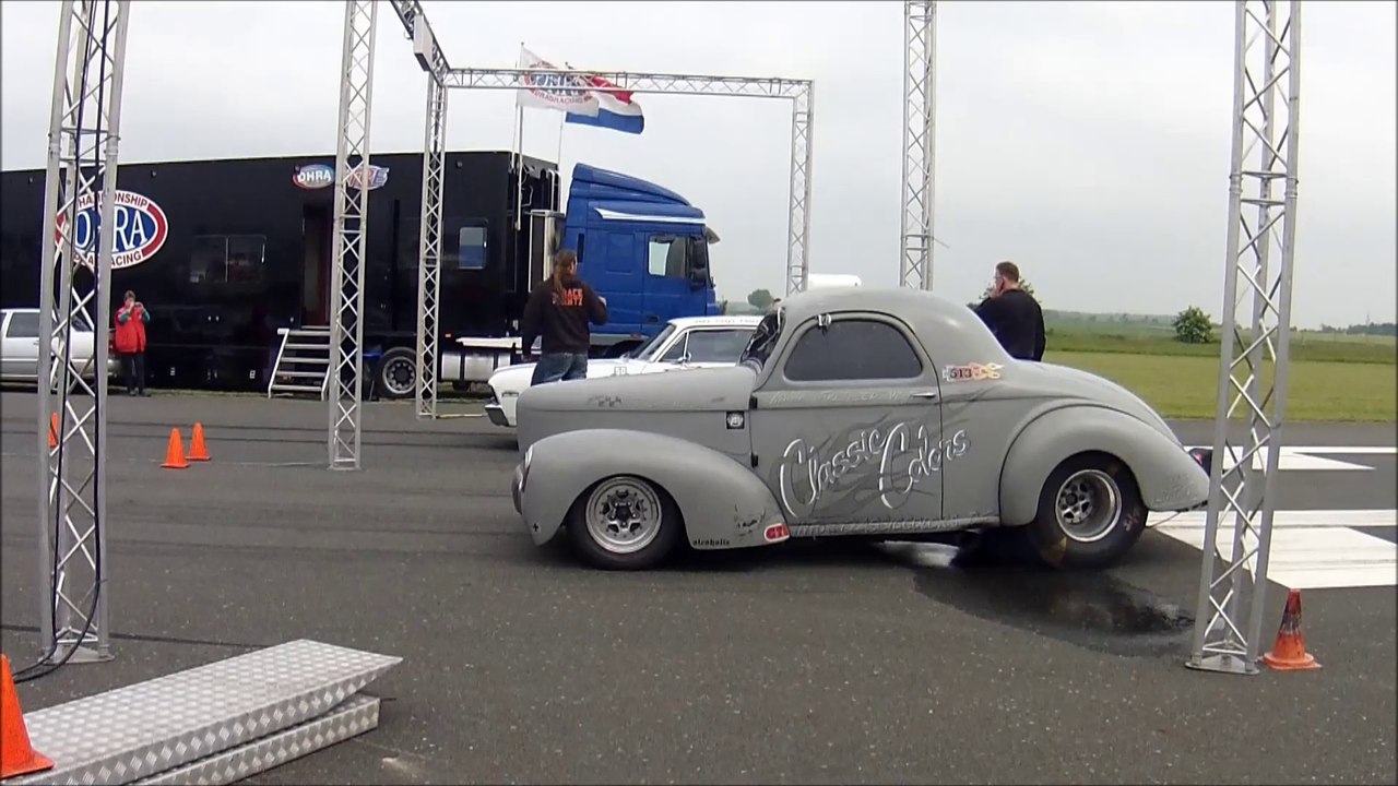 Street Mag Show & Hotwheelz Hildesheim 2014 ---->  Starts der 1/4 Meile