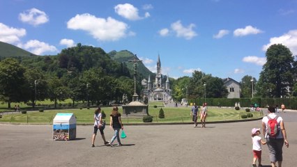 Lourdes église