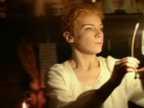 Annie Lennox - Here Comes The Rain Again