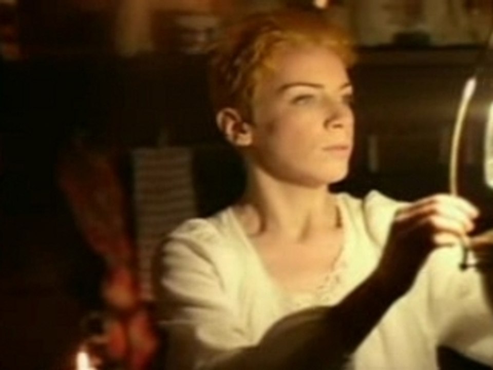 Annie Lennox - Here Comes The Rain Again